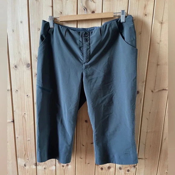 REI Pants - Women's REI Nylon Capris Pants.  Grey.  Size 10